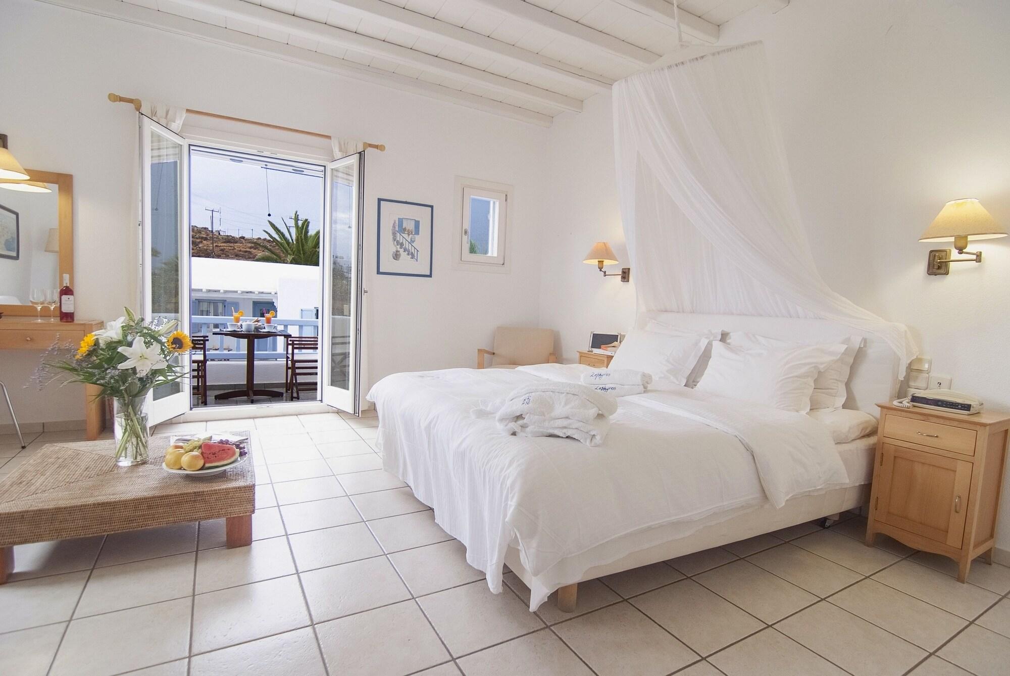 Zephyros Aparthotel